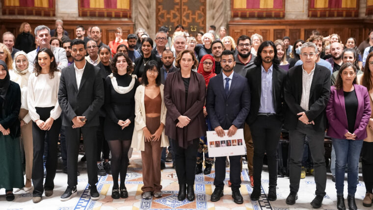 UPFBarcelona's tweet photo. La segona promoció d'estudiants #Prometeus es gradua. Aquest programa té com a objectiu donar suport social, acadèmic i econòmic als nois i noies en situació socioeconòmica desfavorida, en el trànsit de l'ensenyament secundari a l’universitari.

👉 https://t.co/y7Ley8XC0K https://t.co/Ffly19UhBi