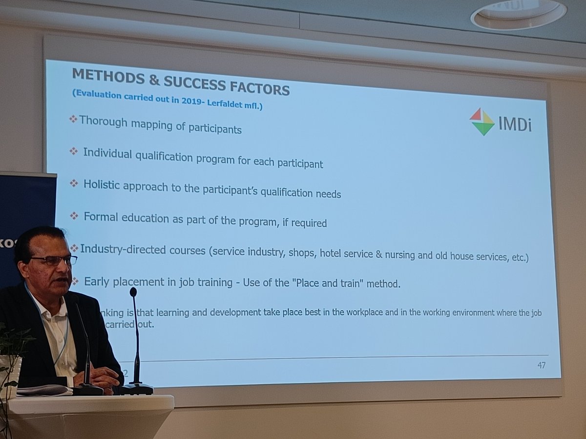 EmnFinland's tweet photo. 70-76% success rate in transitioning migrant women to work or education!
Manzoor Qadeer Khan of @integreringsdir presented Norway's Jobbsjansen project, which has succeeded due to a flexible,holistic and tailored approach.Early access to job market is key! #EMNFinlandMigrantWomen https://t.co/Z2M9VCwtlh