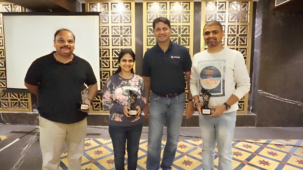 entytle's tweet photo. Hard work, grit, and diligence are the cornerstones of great team members.
We appreciate Varada Gupta, Mangesh Daware and Kirtesh Mehta  for successfully completing 5 years with us. 
Happy 5th work anniversary! 

#entytle  #5thworkanniversary https://t.co/hEQH9kwNsL