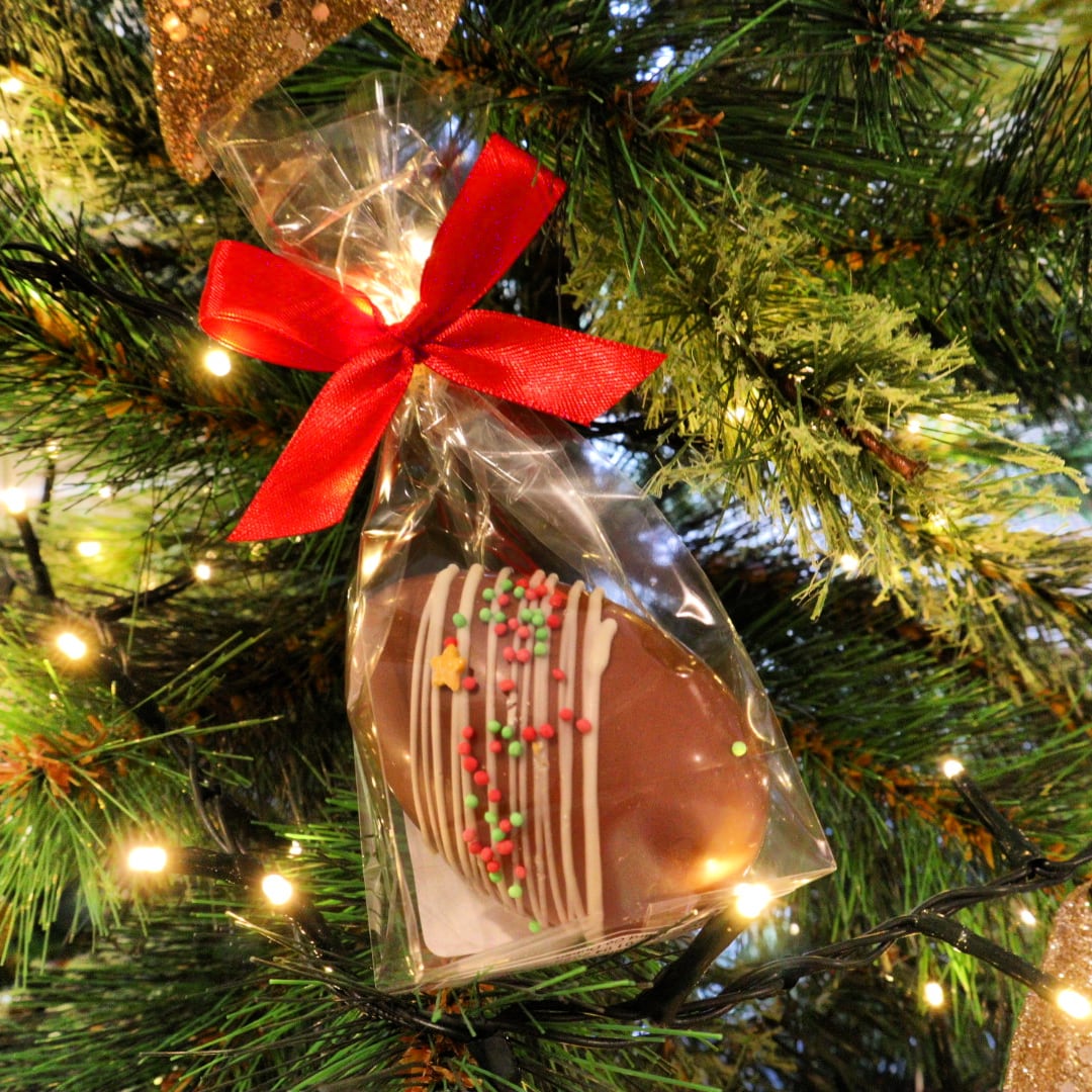 IT'S TODAY!
IT'S TODAY!
IT'S TODAY!

Who will be watching the Late Late Toy Show tonight? 🎄🎅

Have a great night and be sure to tag us in your Toy Show Special pics 🍫☕

chezemily.ie

#chezemily #christmastime #christmaschocolate #ireland