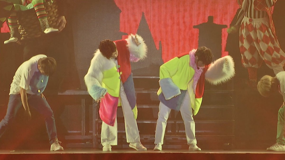 เป็นแฟนกับฉันนน....
ได้ดูสเต็ปแดนซ์ของโชว์นี้ไหมน้าาาา

#GMMTVStarShow #GMMTV 
<a href="/off_tumcial/">ออฟที่แปลว่าปิดประตูแพ้</a> <a href="/AtthaphanP/">ATTHAPHAN PHUNSAWAT</a>