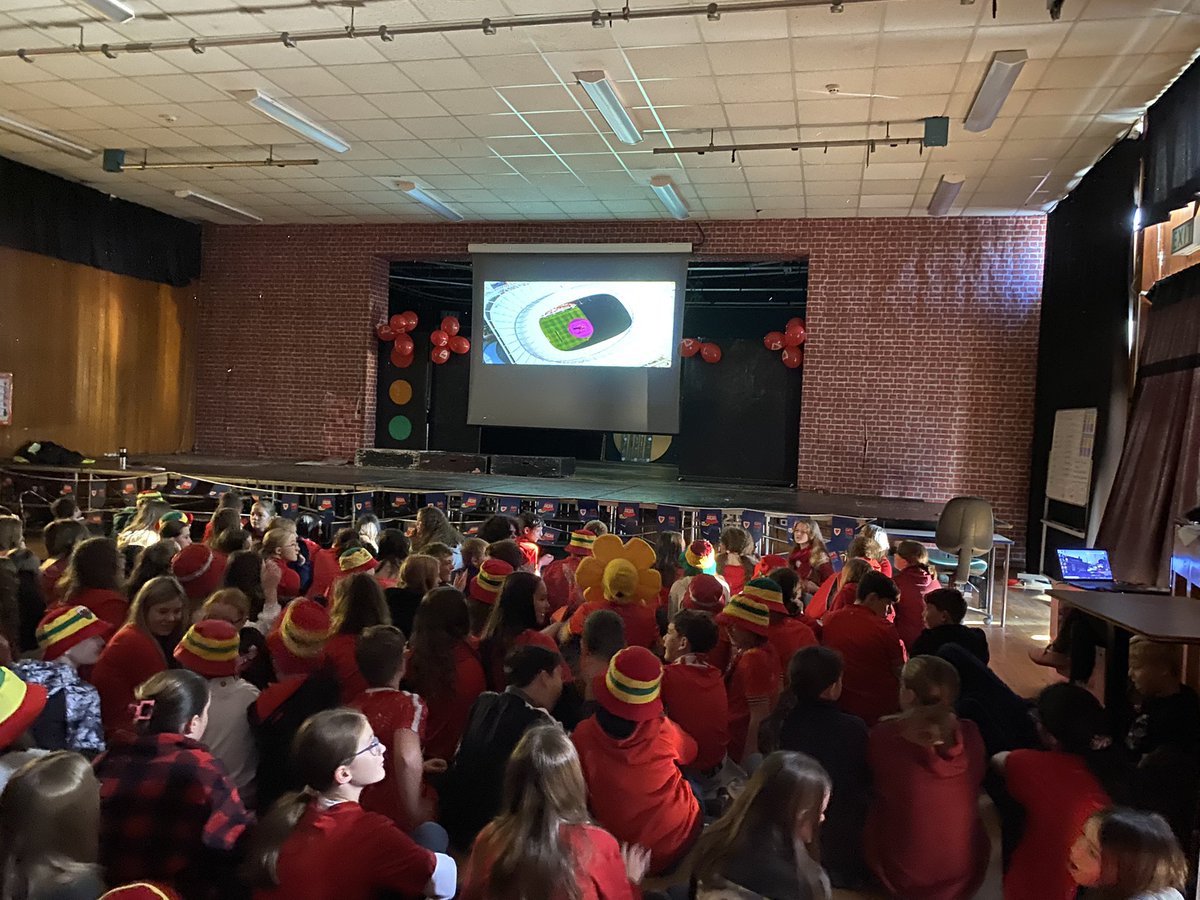 YsgolLlanhari's tweet photo. #barod #cyffrous #gŵylllanhari @FAWales @S4C @BBCCymruFyw https://t.co/3uMnAz3JGS