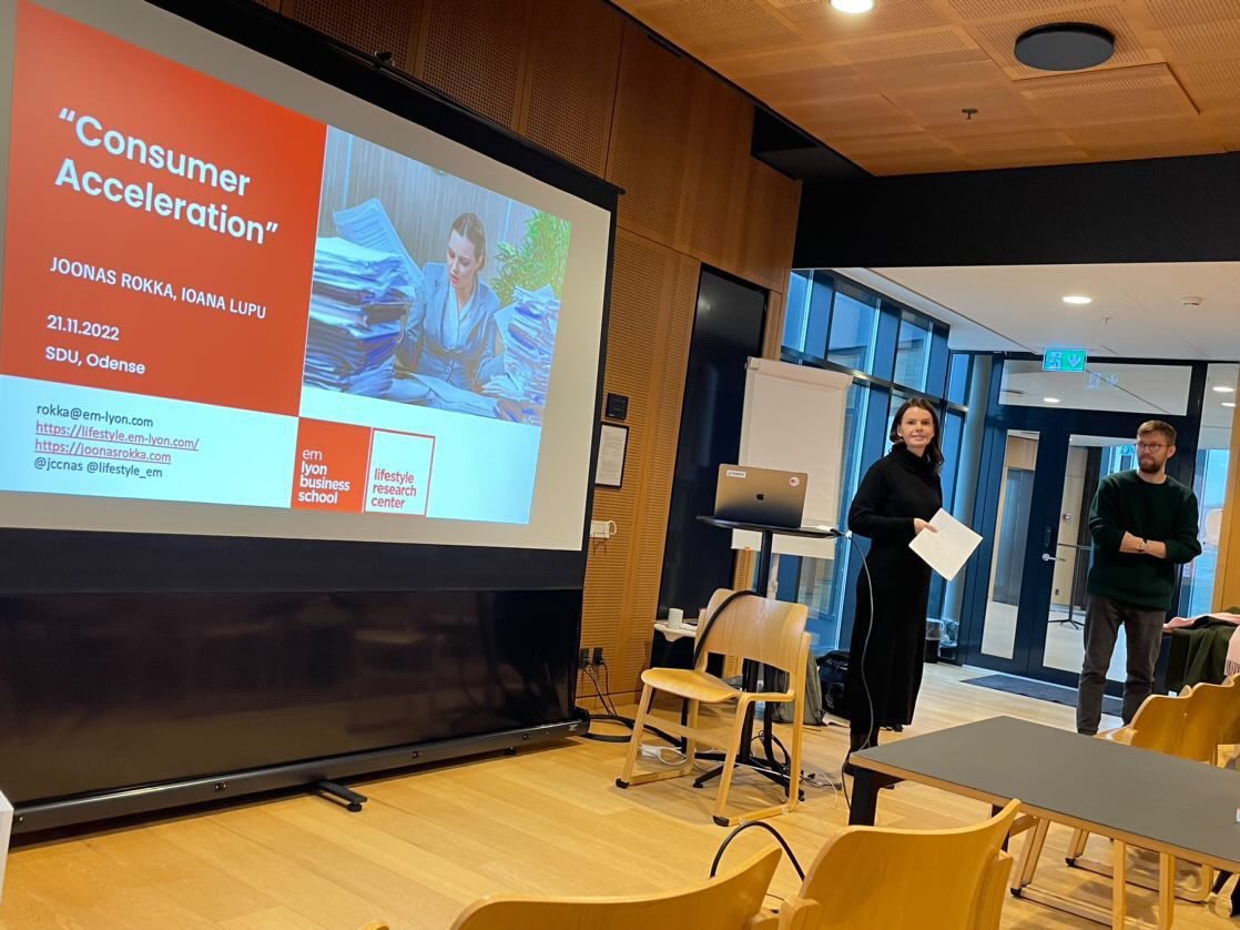 CCCsdu's tweet image. We had the pleasure of @jccnas visiting us this week from @lifestyle_em   He shared insights on his latest co-authored research in progress about Consumer Acceleration. We hope to see Joonas back again soon and wish him the best with his fascinating project! @dbm_samf