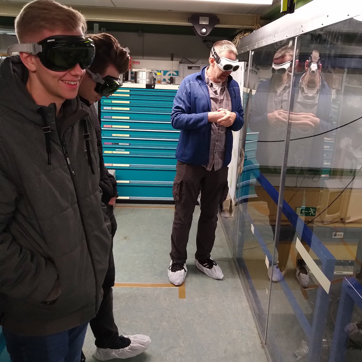 BinaryNr's tweet image. Fantastic day out at the #gravitationalwave detector #GEO600. Impressive to see what&apos;s needed to measure small spacetime distortions. We hope the instrument is still intact after so many theorists visiting...
FO