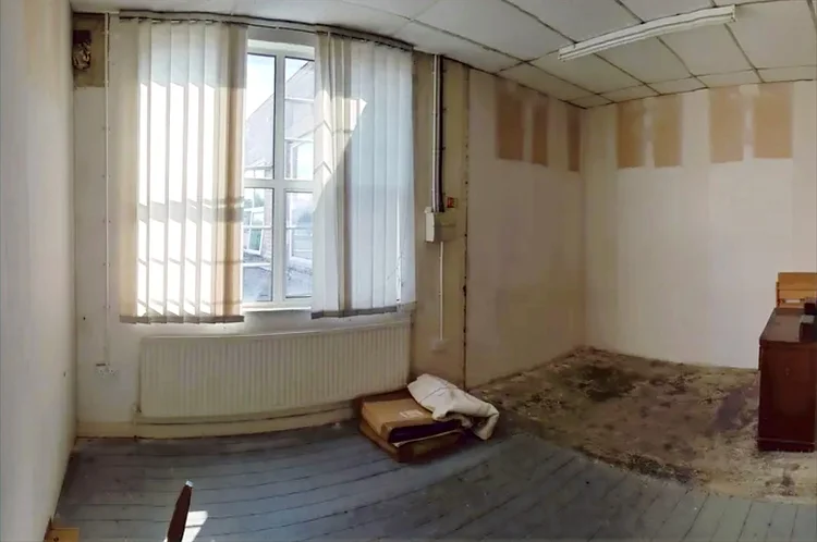 Calling all #London #Artists! 🖼️🎨
2 art studios available at <a href="/stewkleyhouse/">stewkleyhouse</a> 
See the thread below 🧵 or checkout studios.stewkleyhouse.com/to-let for more info.
#artstudios #art #craft #creatives #artists #creativespace