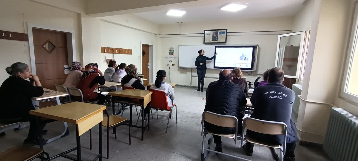 nisokulu's tweet photo. #istop Okulumuzda yürütülen İstop İhmal ve İstismarı Önleme Projesi kapsamında okulumuz personeli ve servis elemanlarına sunum yapılmıstır https://t.co/KzQEB8clNv