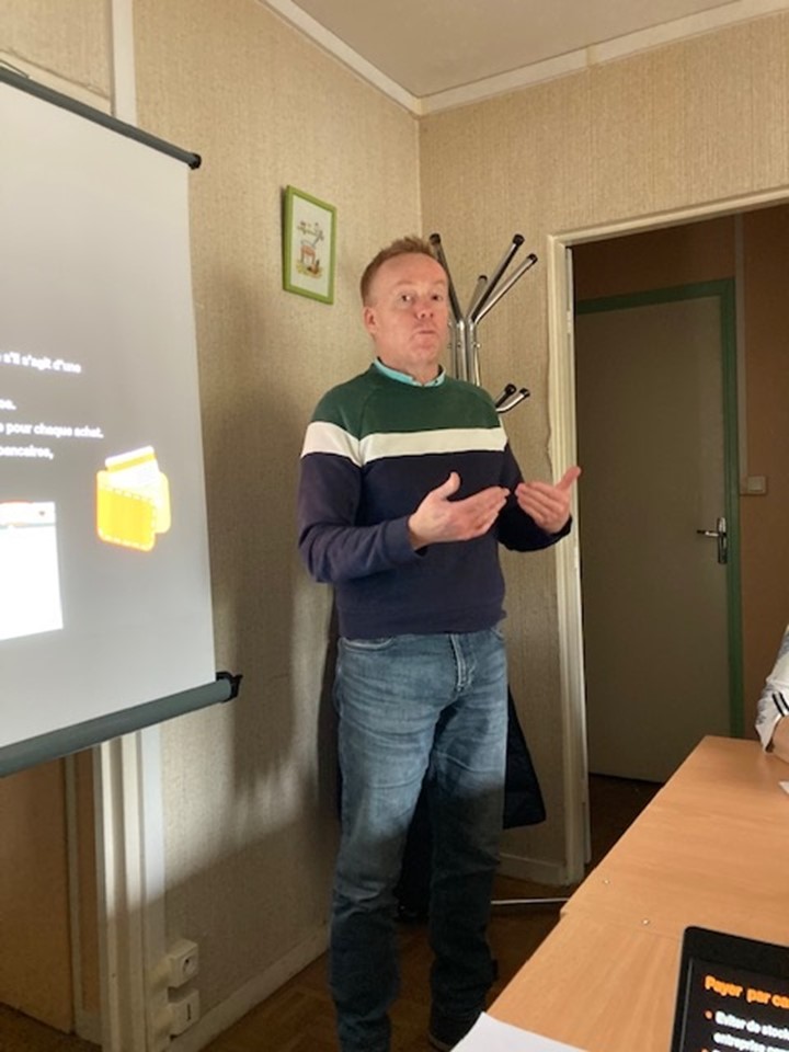 EElchinger's tweet photo. 3ième atelier numérique #OrangeDigitalCenter ""Protéger ses données" dans les locaux ANR 87 à #Limoges avec @OrangeNvAquit
Un grand merci à Christophe et Eric qui ont animé cet atelier. 
La semaine prochaine, le quatrième atelier aura également pour thème "Protéger ses données". https://t.co/U3qVZ43vQ1
