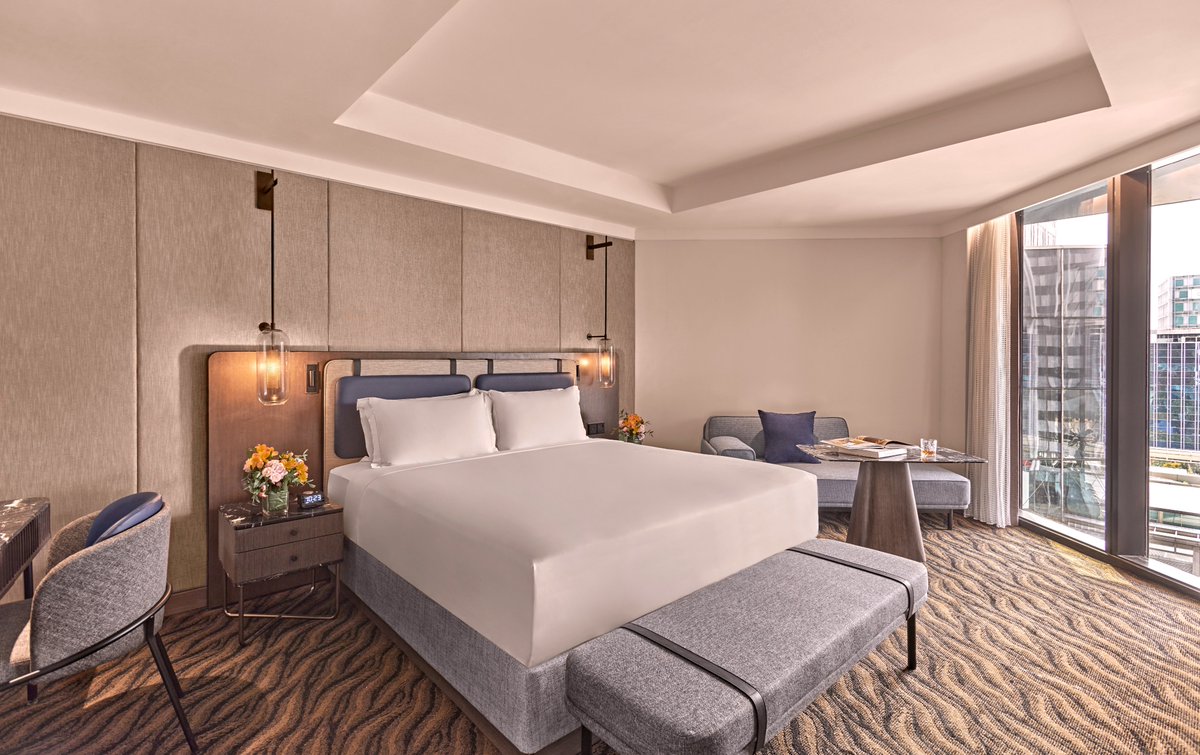 PullmanOrchard's tweet photo. There's lots to love about our Suites: exclusivity, plenty of space with a separate bedroom and living room, en suite bathroom with a bathtub and rain shower, Archive Club benefits, elevated views, and more! 

Find out more: https://t.co/twPlUZCtur

#PullmanSingaporeOrchard https://t.co/ekN6Jclv3J