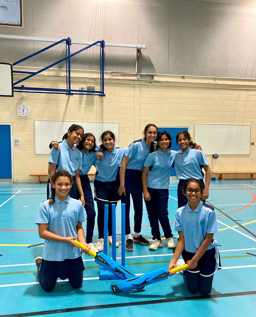 Nonsuch hosted their first triangular indoor cricket competition, on Wednesday, against Sutton High and Ewell Castle 🏏 Each school won a match with Ewell Castle being the overall winners! Our POM was Anjini who got 3 wickets in the last over ⭐️🥳