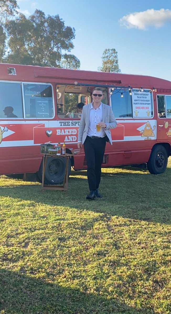 Spud van open jarrods happy