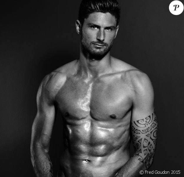 heavenlyblue007's tweet photo. Blessed your Friday with @_OlivierGiroud_ 💙 #FRA #CFCLegend #Qatar2022 https://t.co/BwcESLs3Of