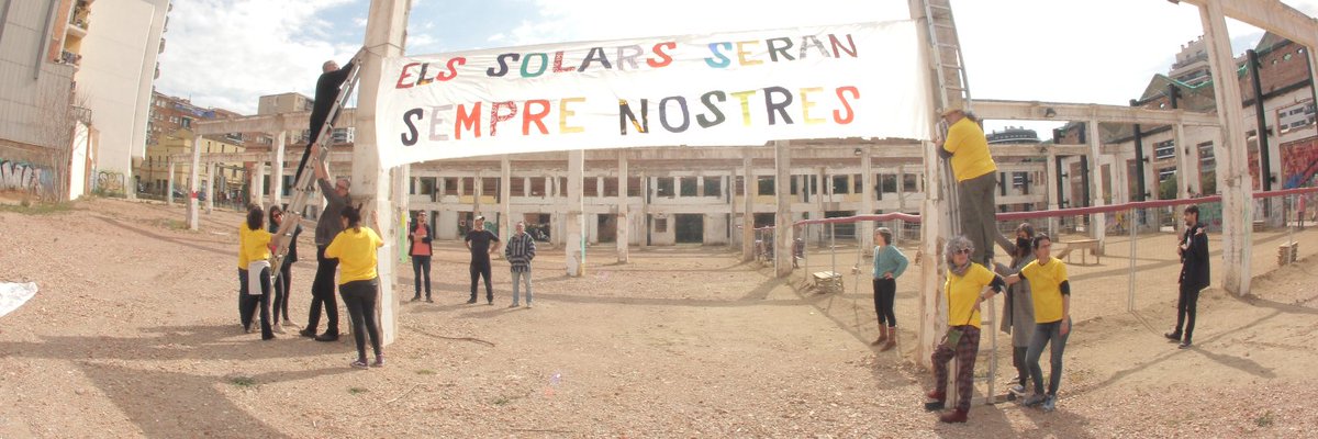 laBurxa's tweet photo. #Col·lectius - Tres promocions d’HPO a l’àmbit de Can Batlló esperen llum verda de l’Ajuntament des de fa més de dos anys -
Comunicat de @SotracHabitatge i @EmpriuC sobre el bloqueig dels solars on s'han d'ubicar els futurs habitatges de Can Batlló
👇👇
https://t.co/epB91NnsnZ https://t.co/jbVce6yCXm