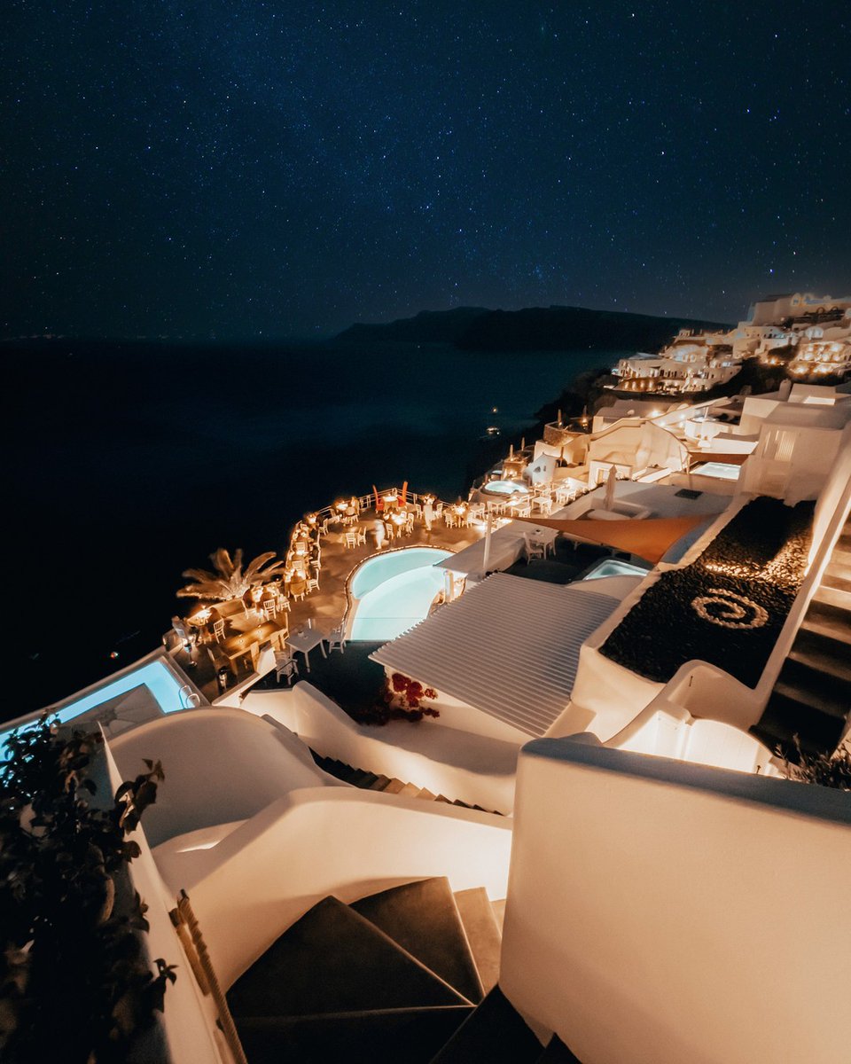 When the sun goes down, the views get even better in Lauda Restaurant at Andronis Boutique Hotel.✨

#AndronisBoutiqueHotel #LaudaRestaurant #FeelTheRomance #Santorini #greekislands #Oia #Andronis #LuxuryTravel #LuxuryExperience #luxuryresorts #ThisIsAndronis #visitgreece