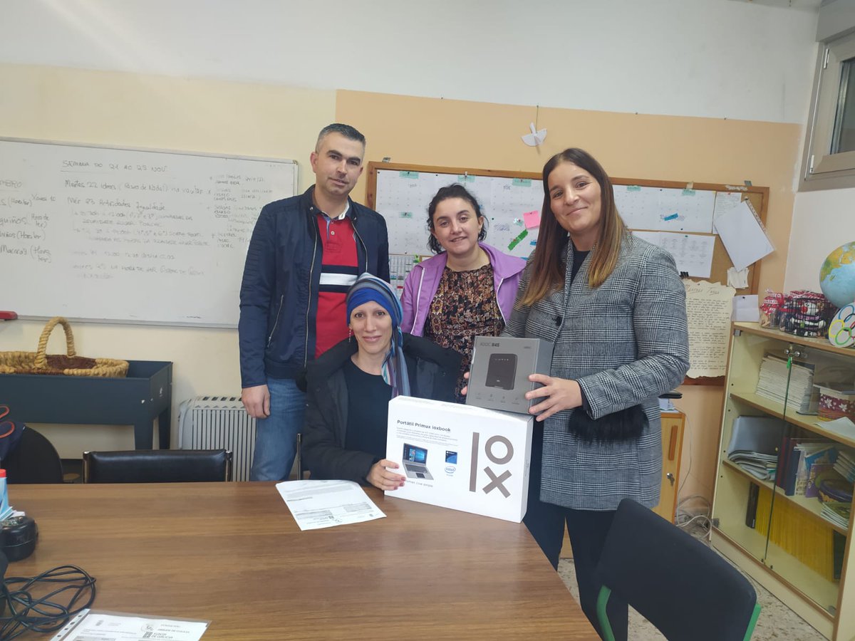 La FAG hace entrega de material informático junto con dos conexiones de internet en el CEIP Préseras en Vilasantar y en el IES Nuestra Señora de los Remedios en Santiago de Compostela a través del programa #Dixitalízate en colaboración con la <a href="/Xunta/">Xunta de Galicia</a>  
#NOalabrechadigital