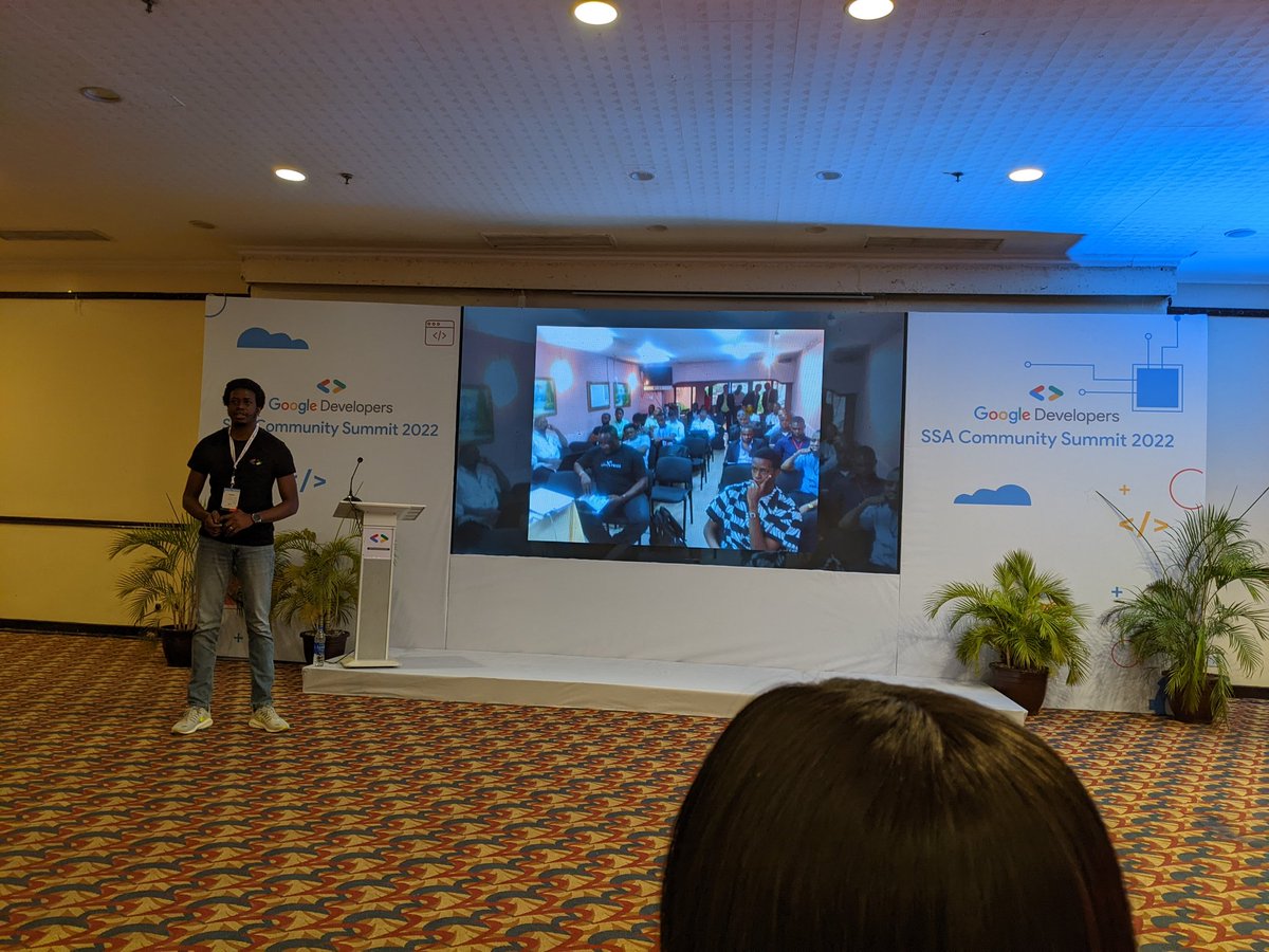 ea_pius's tweet photo. Day 2 at #SSACommunitySummit.
2009 vs 2021, Cloud @GoogleDevExpert Femi sharing his story with communities! https://t.co/S3IR07XRqJ