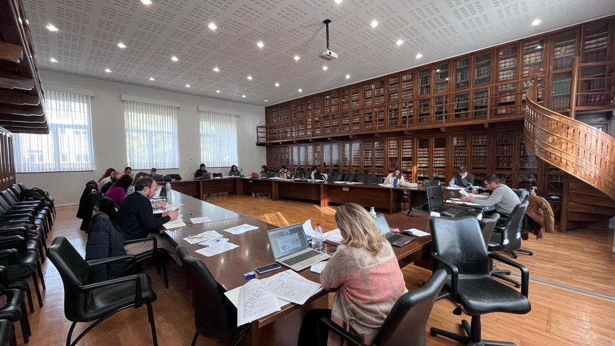 📌Hoy celebramos el último ERC Reading Day del 2022 en la Facultad de Derecho de <a href="/unizar/">Universidad Zaragoza</a> 
➡️Este año hemos organizado 10 jornadas en las que 340 candidat@s a <a href="/ERC_Research/">European Research Council (ERC)</a> han tenido la oportunidad de leer propuestas en papel financiadas en alguna de las convocatorias.