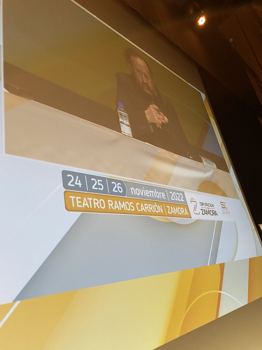 ManuMB's tweet photo. Un lujo compartir mesa en el #ZamoraSilver22 de @emprendezamora con @arturocriado y @SomozaPaco entre otros https://t.co/PX18TBEPDx