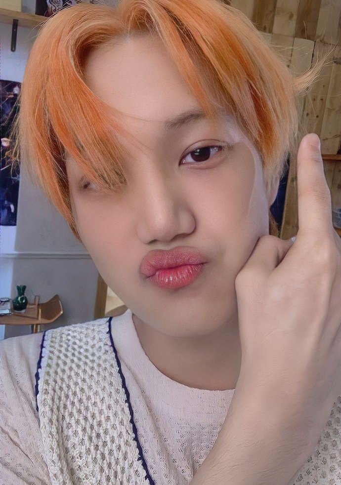 guccijentle's tweet photo. missing orange haired nini hours 🥹🍊
#JENNIE #제니 #KAI #카이 https://t.co/4T7AUWUgLc