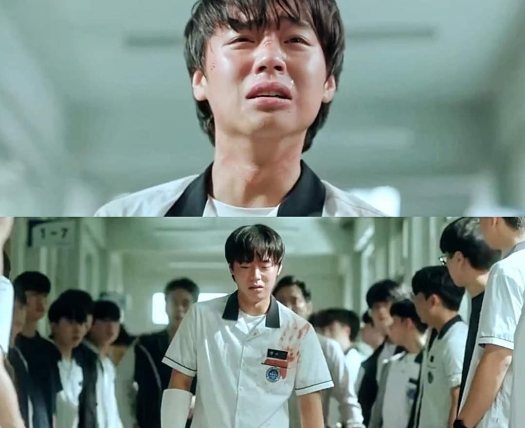 kdrama_menfess's tweet photo. •kdm• jadi ternyata scene mecahin kaca itu PDnya nyerahin ke jihoon gimana mau ngeinterpretasiinnyaa, terus itu saking all outnya jihoon buat scene ini kelar syuting langsung 'pingsan' saking capeknya. Dia juga ngga nyangka hasilnya bakal sebagus itu 🥺 Weak Hero Class-1 🔥⚠️ https://t.co/kAl1gt1ueC