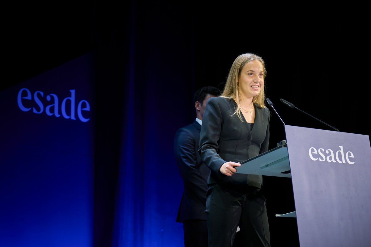 Esade's tweet photo. Scholarship students Alba Gómez and Àlex Martínez, took the stage in representation of all awarded students, and shared their story: “It meant so much to my family, and showed me that, if you persevere, you can fulfil your dreams”, said Alba.
#EsadeForTalent https://t.co/4jF045utyX