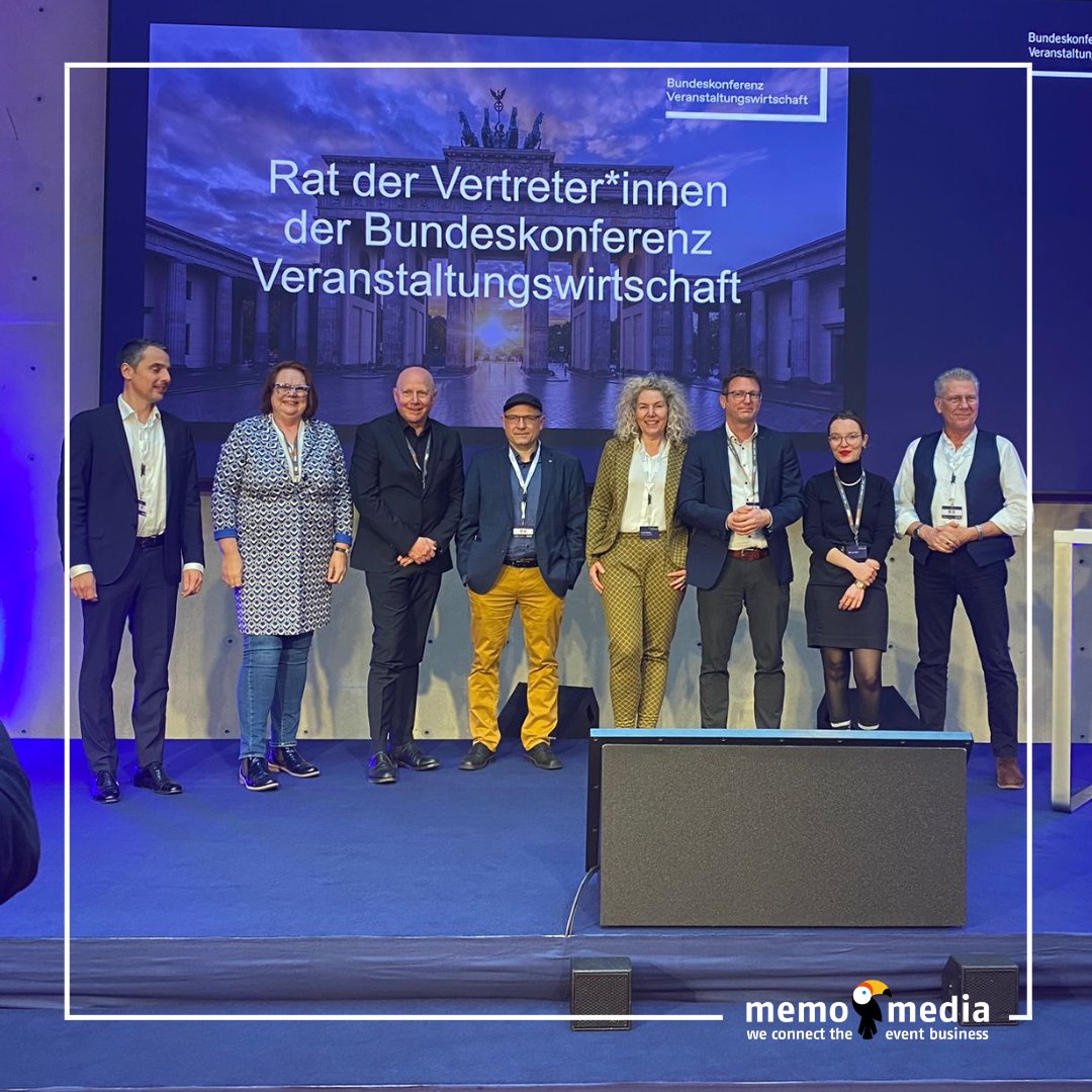 🗳️ Gestern Abend wurde der neue Rat der der Vertreter*innen der <a href="/Bundeskonferen2/">Bundeskonferenz</a> gewählt!
👉 Mehr dazu im neuen #memoLetter: memo-media.de/memoletter/arc…
📸 <a href="/EllenKamrad/">Menschen * Emotionen * Erlebnisse / Ellen Kamrad</a>
#buko #bundeskonferenzveranstaltungswirtschaft #eventbranchenverzeichnis #weconnecttheeventbusiness