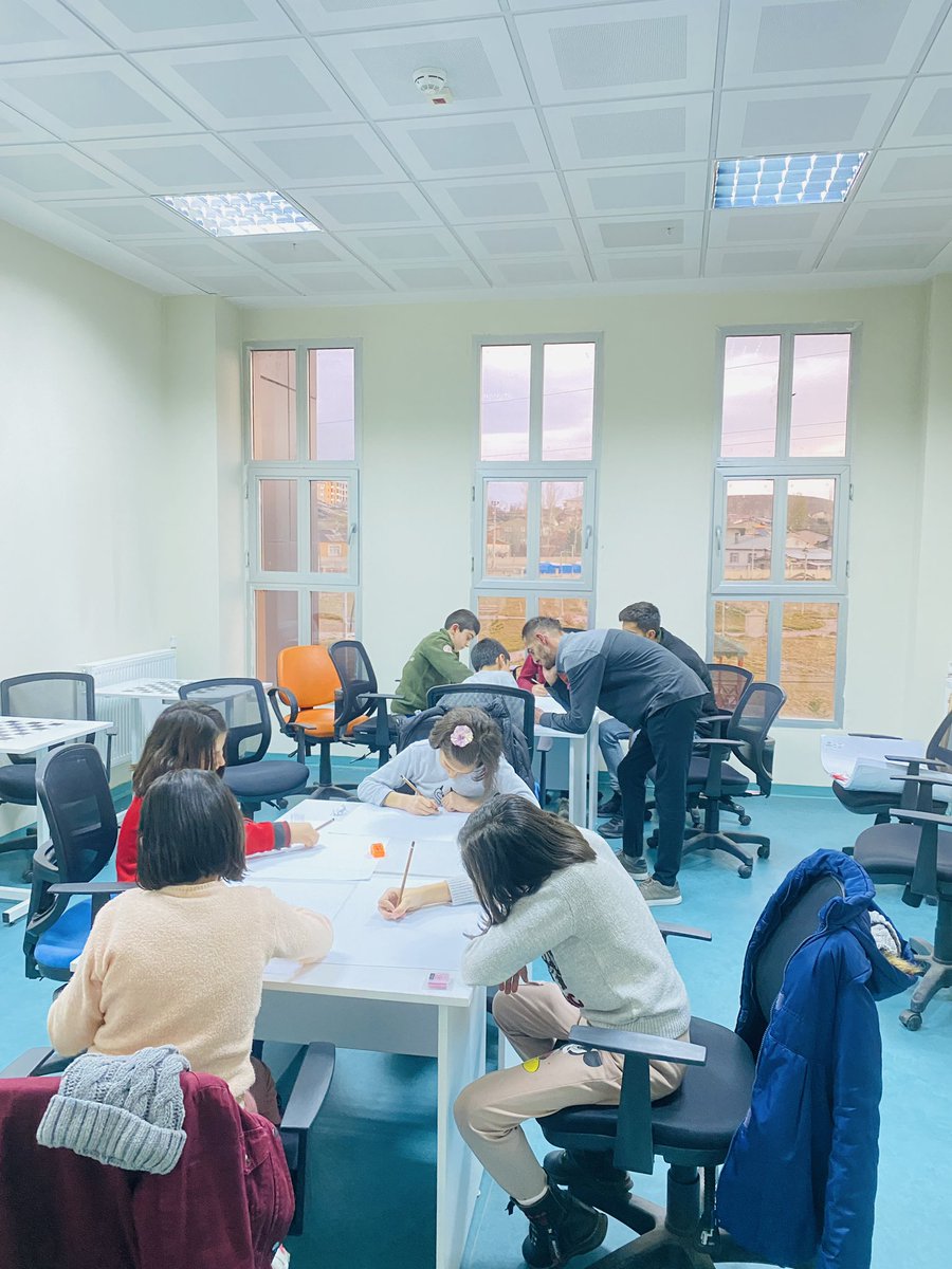 Resim kursumuz hafta içi Çarşamba,Perşembe ve Cuma günleri 16.00 - 19.00 Hafta sonları 13.00 - 19.00 saatleri arasında  devam etmektedir
<a href="/kasapoglu/">Dr. Mehmet Kasapoğlu</a> <a href="/gencliksporbak/">Gençlik ve Spor Bakanlığı 🇹🇷</a>