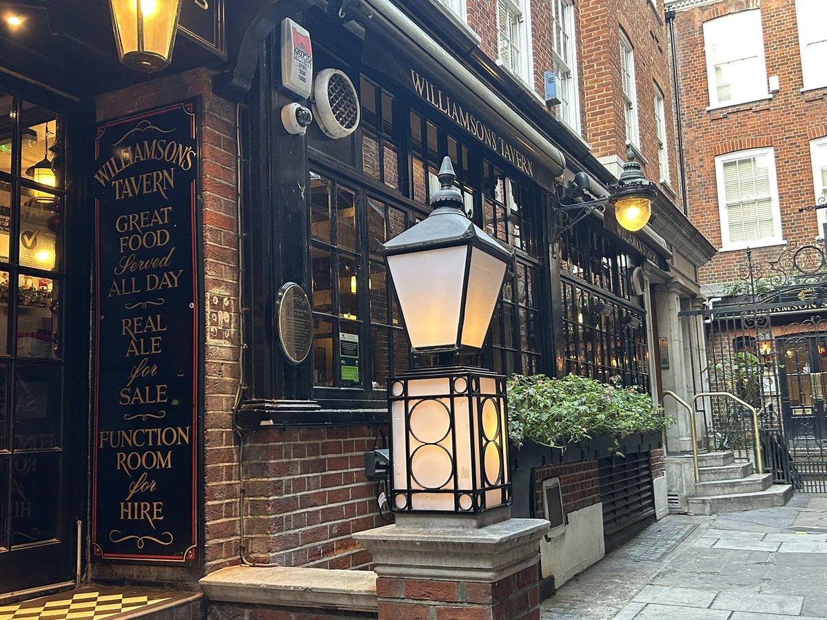 PubsSaving's tweet image. Williamson’s Tavern #cheapside #ec4m