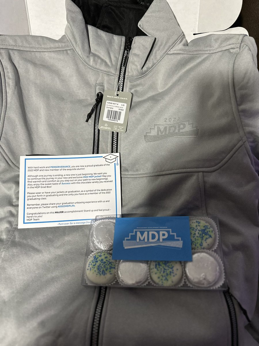 OnlyDiggs's tweet image. #2022MDPLife I’m officially a #MDPAlumni !!!! Graduation is next Friday but man has this been a fun ride! Now i need some shoes to match this 🔥 jacket #LifeAtATT