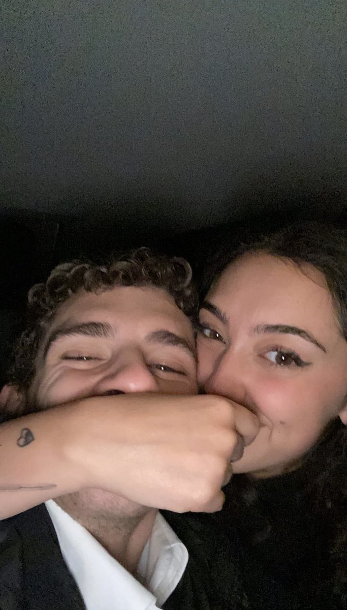 sissiarchive's tweet photo. sissi e dario <3 https://t.co/r5708U1tSO