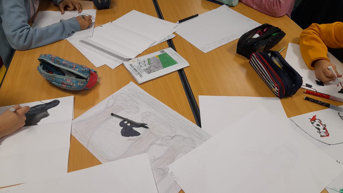 CultureCotton2's tweet photo. En fin de semaine, c'est @MerminFlorian qui a accompagné les classes de 601 et 604 au @MSC_Officiel pour aborder ses œuvres puis qui les a retrouvés au collège pour une première séance de sculpture sur argile. Des hybrides de la #forêt sont en création🤩 @daacversailles @fdnc_fr https://t.co/OXsabz76Y3