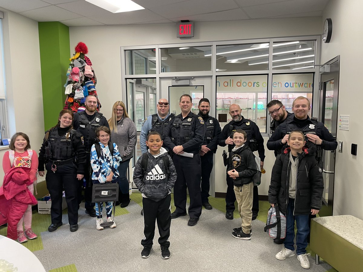 Thank you <a href="/eastlakepolice/">Eastlake Police</a>!! Our students are so excited to shop with a cop today!