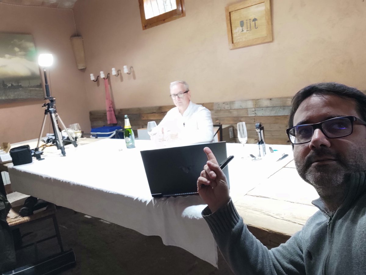 Ha sido muy divertido la grabación con <a href="/xbassa/">Xavier Bassa i Valls</a>  de una cata para Upwine Smart Tasting. Pronto podremos disfrutar de esta divertida cata de 3 vinos.

Seguimos adelante !