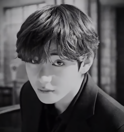hanaosaka1's tweet photo. #BTS #BTSV #テテ #태태 #V #김태형 #Taehyung #뷔 #방탄소년단뷔 #보라해 #ARMY #VFOCUS #テヒョン #tetsuo #KTH #방탄 #KIMTAEHYUNG https://t.co/dU0c8eVJLk