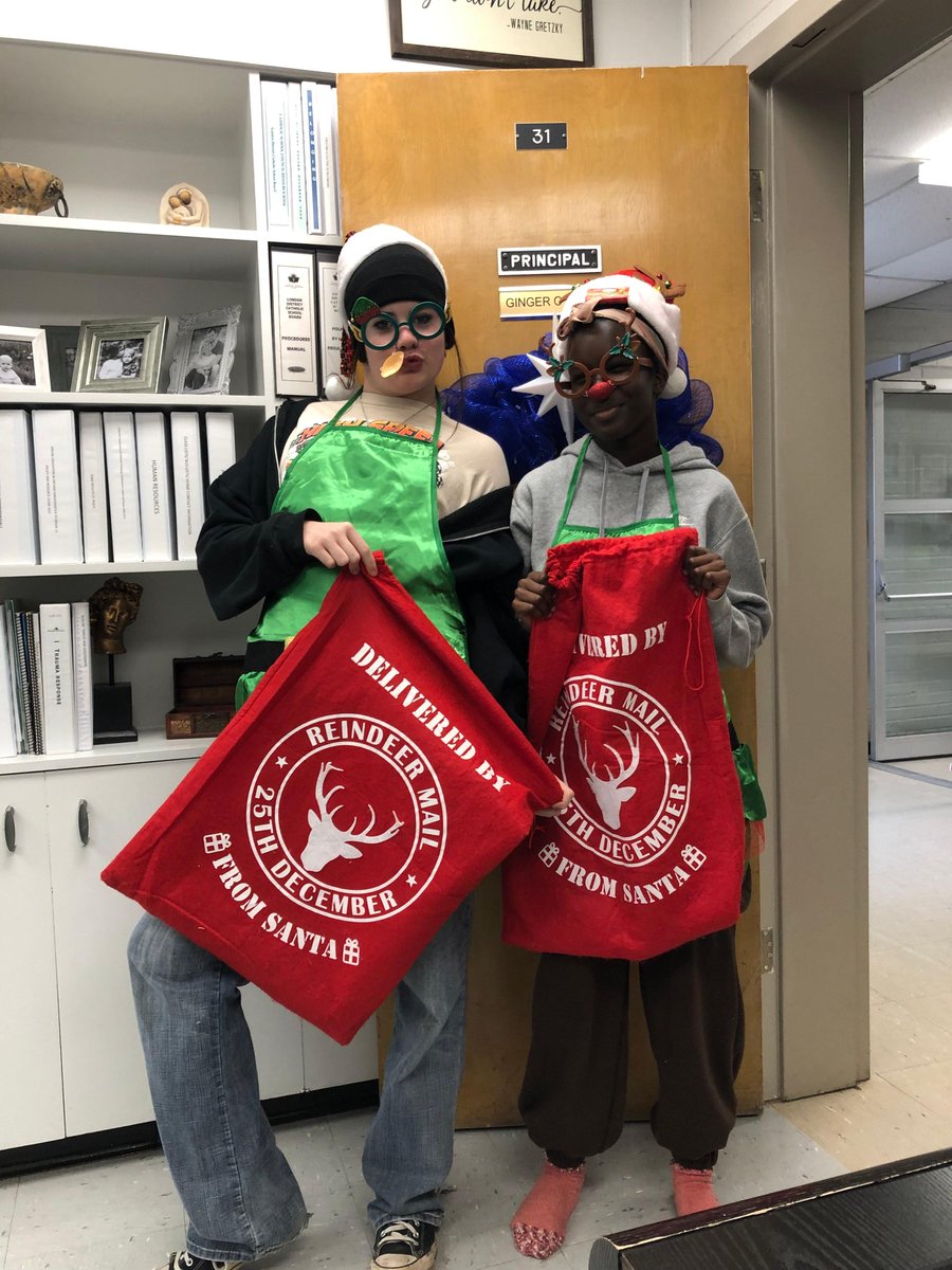 StPiusXLondon's tweet photo. Some helpful elves came to visit https://t.co/i8TP6t0y3x
