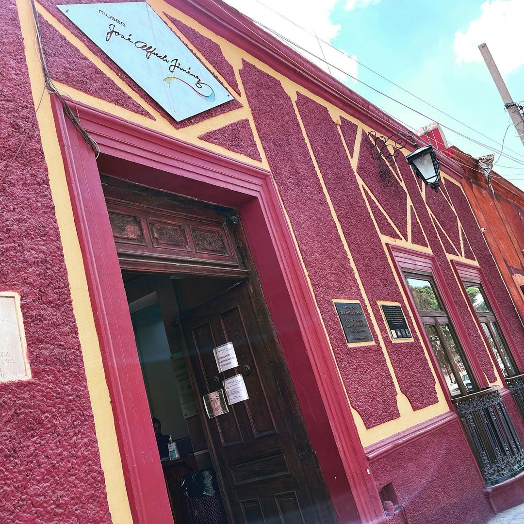 DoloresHgoGto's tweet photo. ¿Quién ya ha visitado este hermoso museo en #DoloresHidalgo? 😍❤️ Cuéntanos en los comentarios que te gustó más 👇
📸 andandoconfernando https://t.co/ixlVSz8NxT