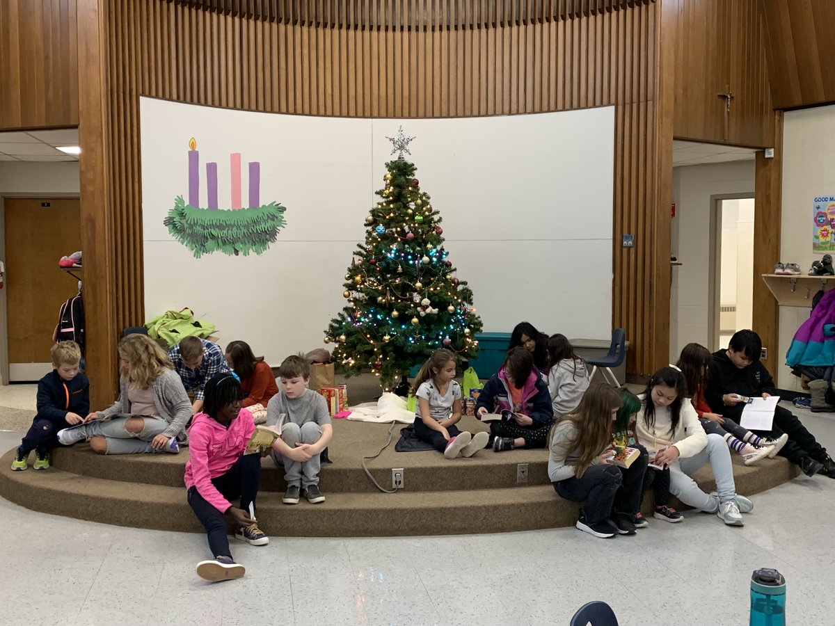 StPiusXLondon's tweet photo. Ms. Hoornick’s and Ms Sommers’ classes buddying up to read https://t.co/Adr4RaBTC9
