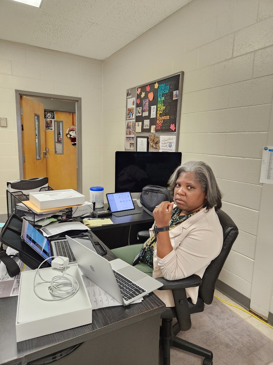 #sharinggoodnews from IT Department preparing more computers! Lisa Turner and Brandon Smith. <a href="/FCPSITDept/">FCPS Technology Dept.</a> <a href="/Supt_Hamlett/">Dr. Versie R. Hamlett</a> <a href="/FCPSchoolsTN/">Fayette County Public Schools</a>