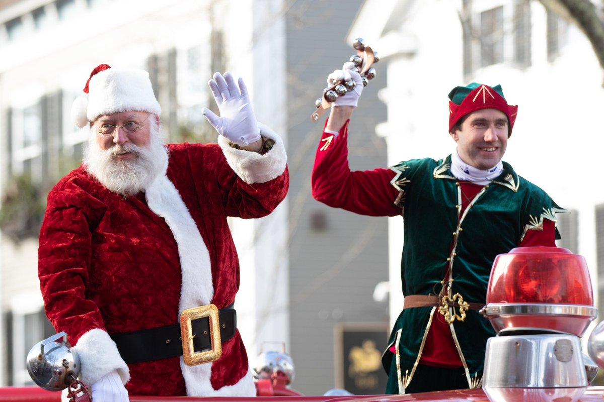 InkyM's tweet image. Due to expected inclement weather, Santa will not arrive by Coast Guard patrol boat at Saturday's #Nantucket Stroll, but instead by  firetruck. The parade will begin at Harbor Square on Straight Wharf before heading up Main Street and eventually to the Nantucket Whaling Museum.