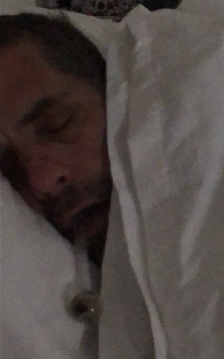 TheIsaiahBrown's tweet photo. @joncoopertweets That was hunter Biden lol https://t.co/sizUsz7B9H