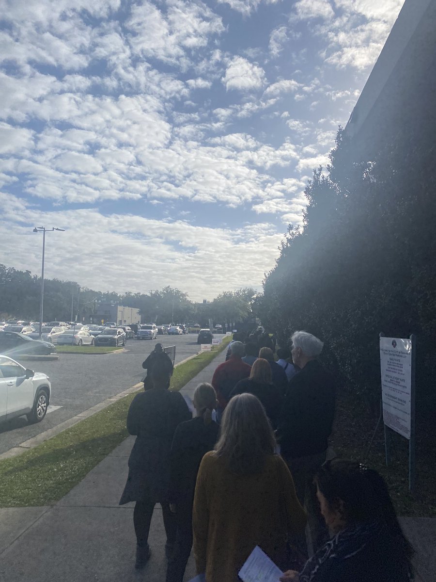 esguthrie's tweet photo. made arrangements to do my duty, estimated wait now 1 hour here, 4 hours at the board of elections (the only other place to vote in town) DISGRACEFUL @BrianKempGA #Savannah #GARunoff https://t.co/zrKgX7MqN8