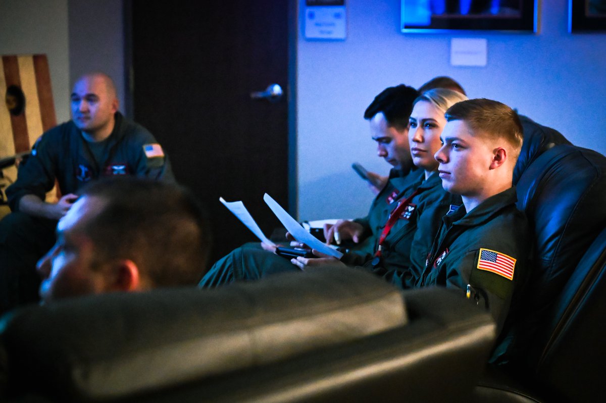155thARW's tweet photo. The 155th ARW launched a 3-ship Minimum Interval Take-Off (MITO) mission Dec 1, 2022. This mission is part of the crews routine readiness and builds upon maintenance generation and operational capabilities to launch multiple aircraft in rapid succession.
#NEGuard #Neang #MITO https://t.co/A0PbyeaIvG