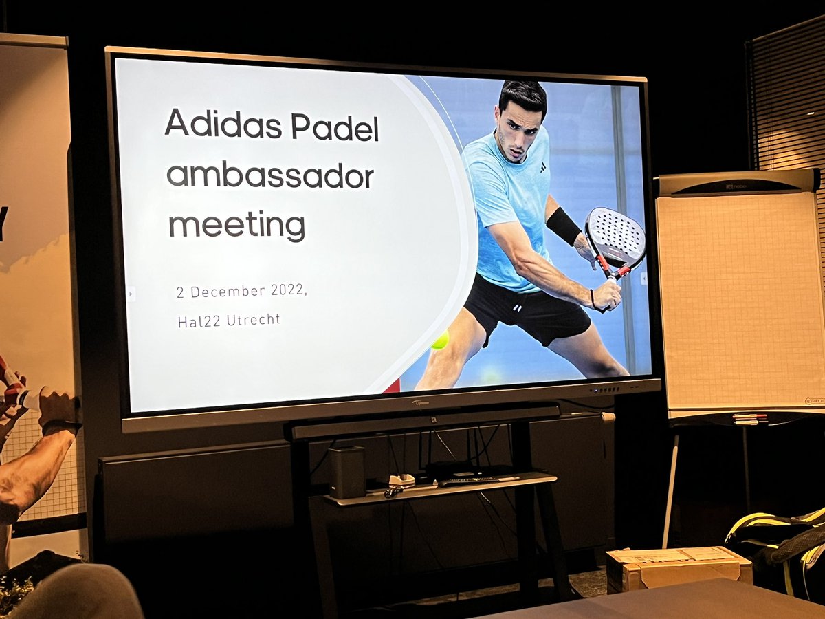 kaffie1's tweet photo. Vandaag hele leuke #adidaspadel ambassadeurs meeting gehad in #hal22 met de lancering van de 2023 lijn. Ook nog de nieuwe #adidas padelrackets mogen testen in een potje tegen o.a. Barry Atsma. @TomStroosnijder bedankt voor de uitnodiging! https://t.co/3ZAhegS920