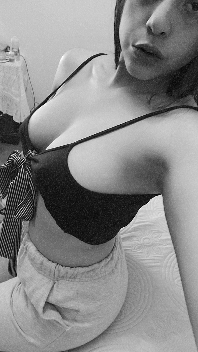 lizzpg742's tweet photo. https://t.co/e31fiz6Q0B   subscribe now to see some a$$ #onlyfans #sellingcontent #sellingpics #buyingcontent #buycontent #hot https://t.co/BBGLWsZHN8