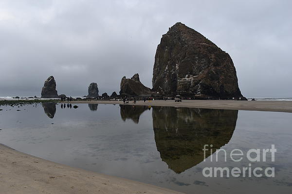 sfeaccount's tweet photo. New artwork for sale! - "Haystack Reflection" - https://t.co/Kzp998g5bA @fineartamerica https://t.co/ZAznZxeLwy