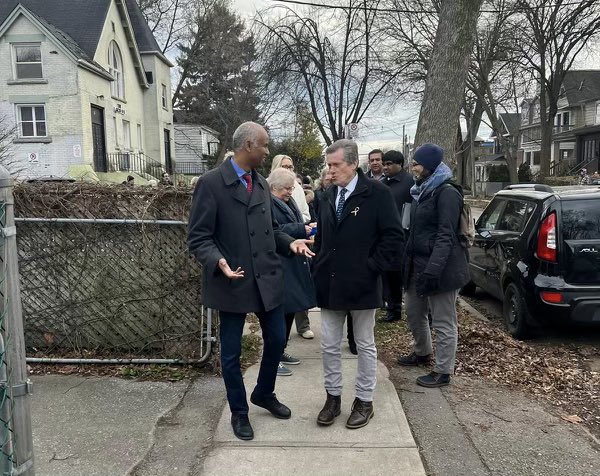 Notre gouv soutient le renouvellement de plus de 750 logements.

En compagnie de <a href="/juliedabrusin/">Julie Dabrusin</a> et <a href="/TorontosMayor/">John Tory</a>, nous avons annoncé un projet de rénovation visant à fournir des logements abordables à des centaines de femmes et à leurs familles, ainsi qu'aux peuples autochtones.