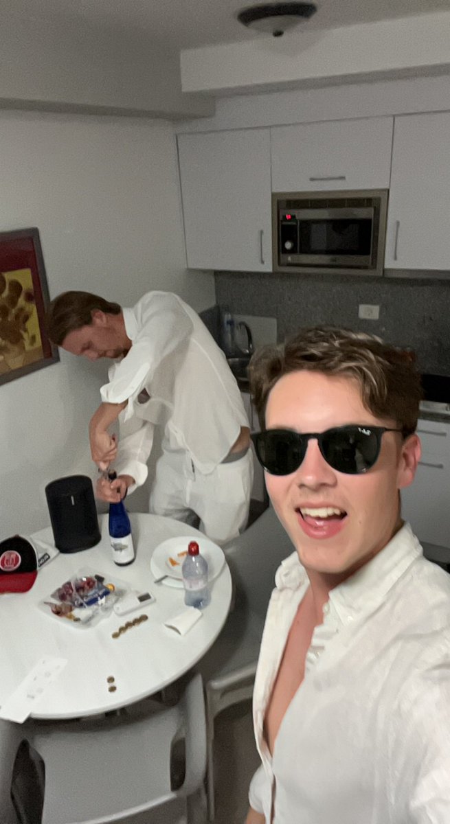 Alexander tweet media