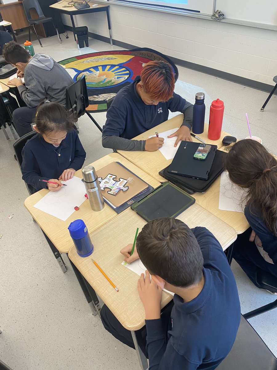 Miss_FergusonH's tweet photo. Working on some Christmas themed perspective art using size and value. 🎄@StGregoryHCDSB https://t.co/rNYFLWoFTk