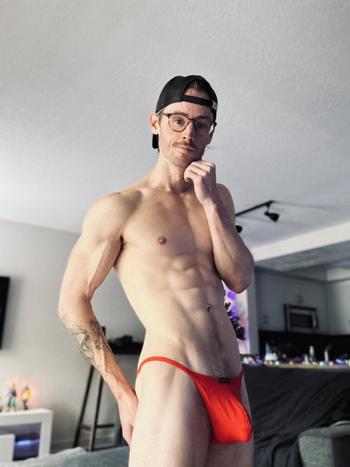 Trying to grab ur attention. ❤️ https://t.co/uD25dki2Ci