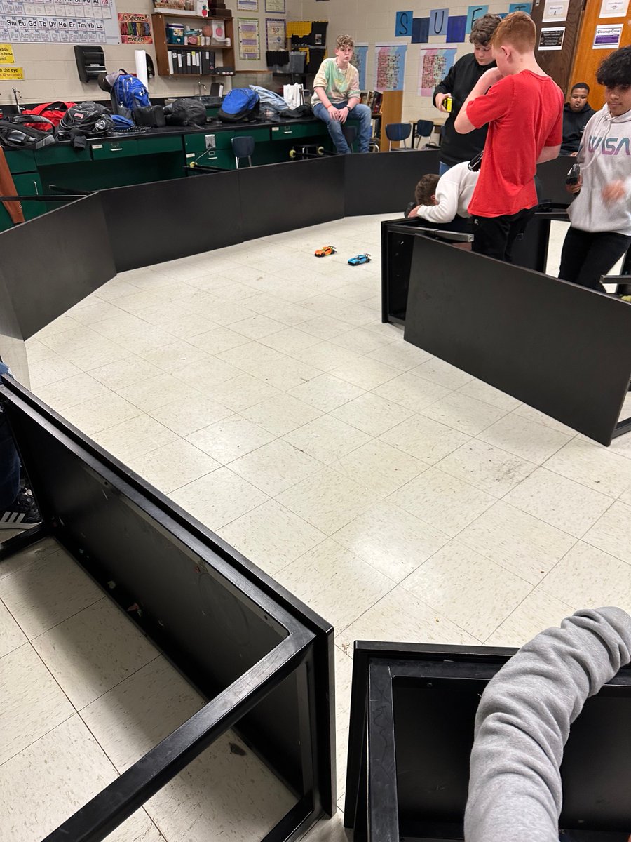 ParkwoodMSNC's tweet image. Another fun Friday in the books! Students had a blast going to their locations and doing everything from cookie decorating to reading to hip hop dancing. You name it, we got it! @AGHoulihan @UCPSNC @jpdelucia #teamucps