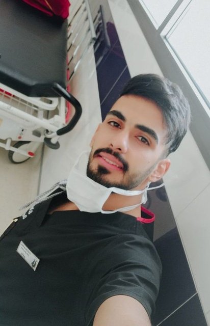 Yasam1990's tweet photo. تویی که کاملا بی‌تفاوت بدون هیچ لایک و ریت و ریکت رد میشی
کاش بدونی 
چشم منی که دارم #سینا_نعیمی توییت میکنم تا صداش به گوش همه برسه 
داره از بین میره؛)
کاش فقط یه لحظه عزیز خودتو بزاری جای سینا؛)
تا بدونی چ حالیم و چقد واسم مهمه ریت زدنت و کمک کردنت
#مهسا_امینی https://t.co/e27xgnC8gN